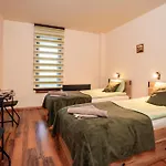 Star Grand Apartment *